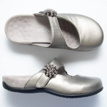 Vionic mules.png
