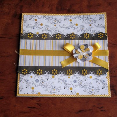 In love with grey and yellow