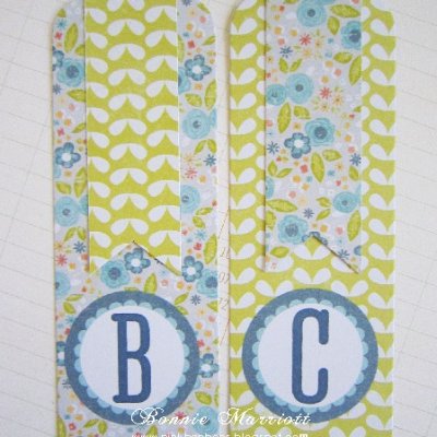 Bare_feet_blue_jeans_bookmarks_ss