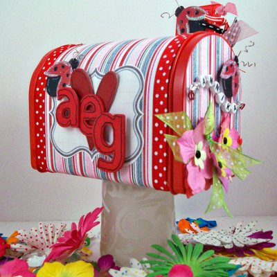 {Hybrid} Valentine's Mailbox