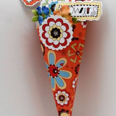 Paper Vase & Flowers