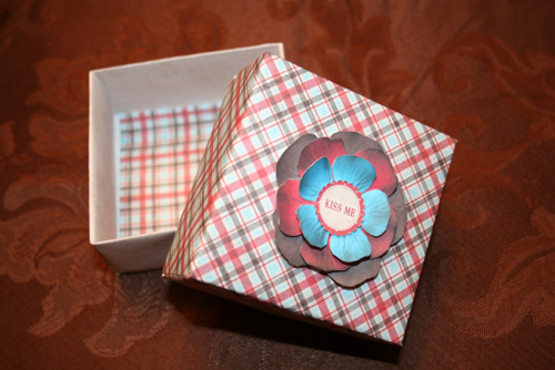 KISS ME origami box