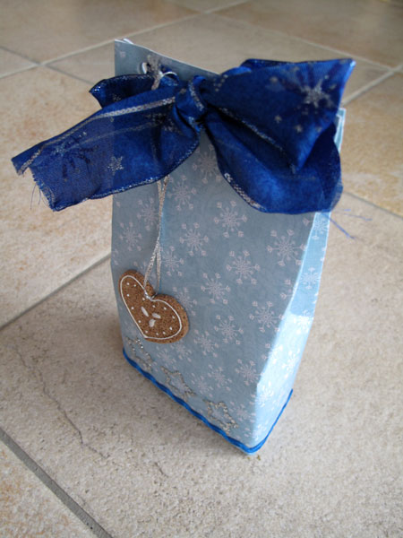 St Nicolaus treatbag :: Gingerbread Blue